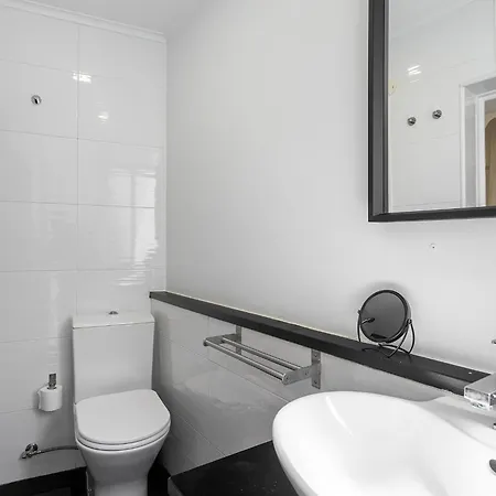Whome Stylish Family In The Heart Of Chiado Lizbona